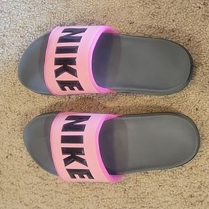 Nike slides size 8